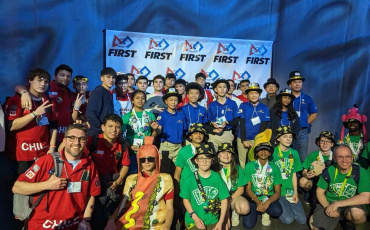 Alumnos del colegio PuenteMaipo de Bajos de Mena logran importante reconocimiento en el Mundial de Robótica en USA